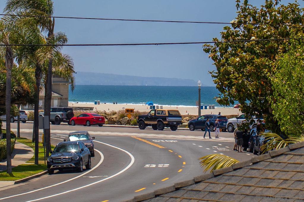 1220 Alameda Blvd Property Photo 8