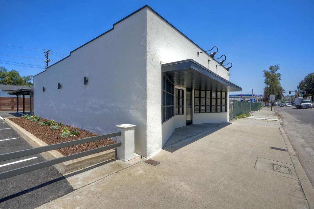 1045 Main Property Photo 1
