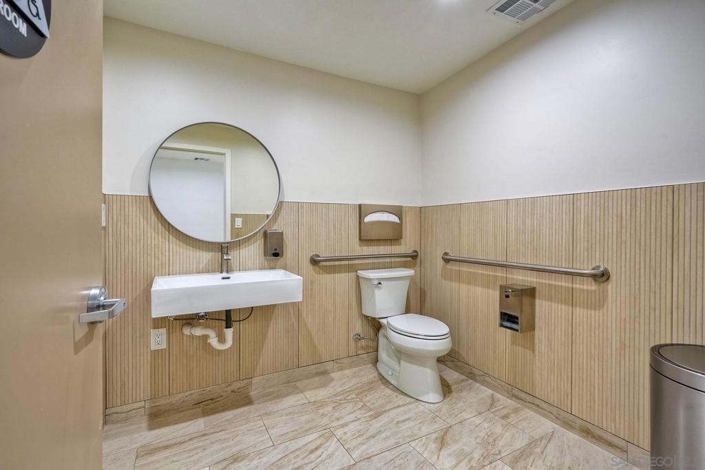 1045 Main Property Photo 28