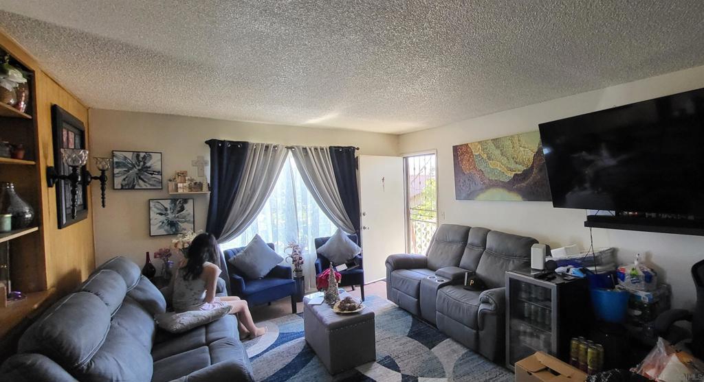 4048 Menlo Property Photo 5