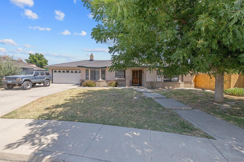 300 W Adrian Way Property Photo 1