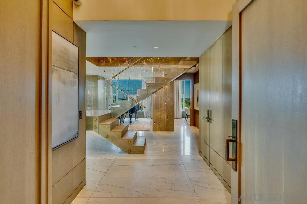 2500 6th Ave Penthouse 4 Property Photo 3