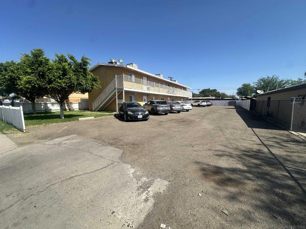 1412 El Centro Ave Property Photo 4