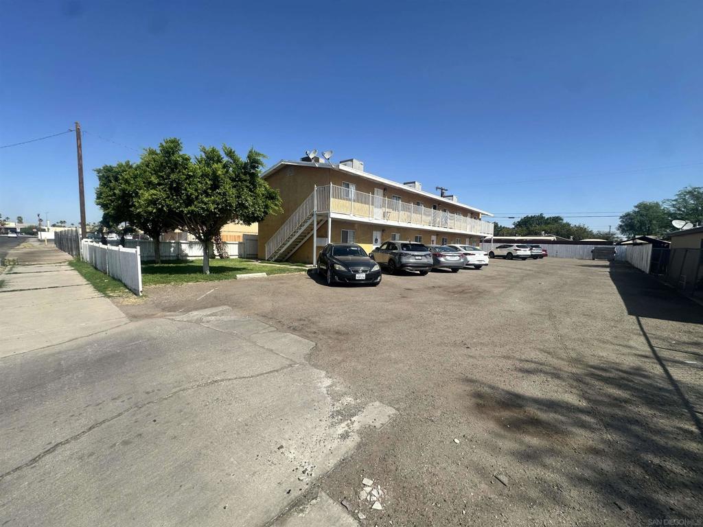 1412 El Centro Ave Property Photo 5