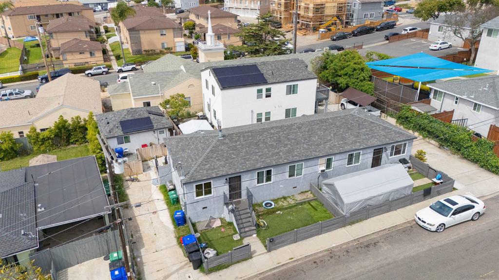 6744 6750 N Elman Property Photo 1
