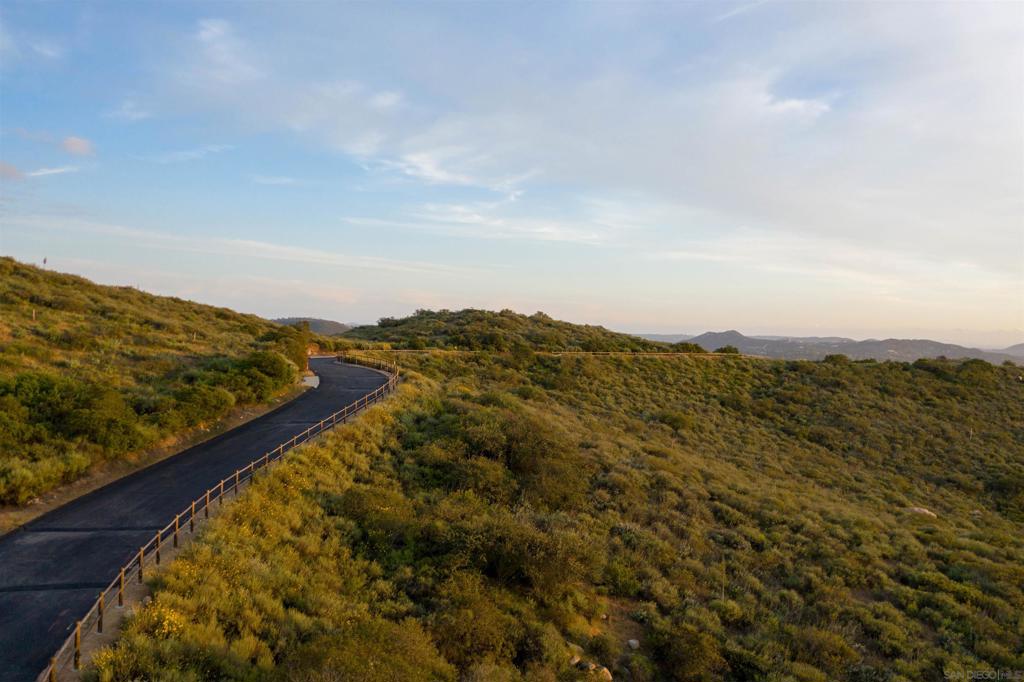 18035 Sunset Point Rd Property Photo 11