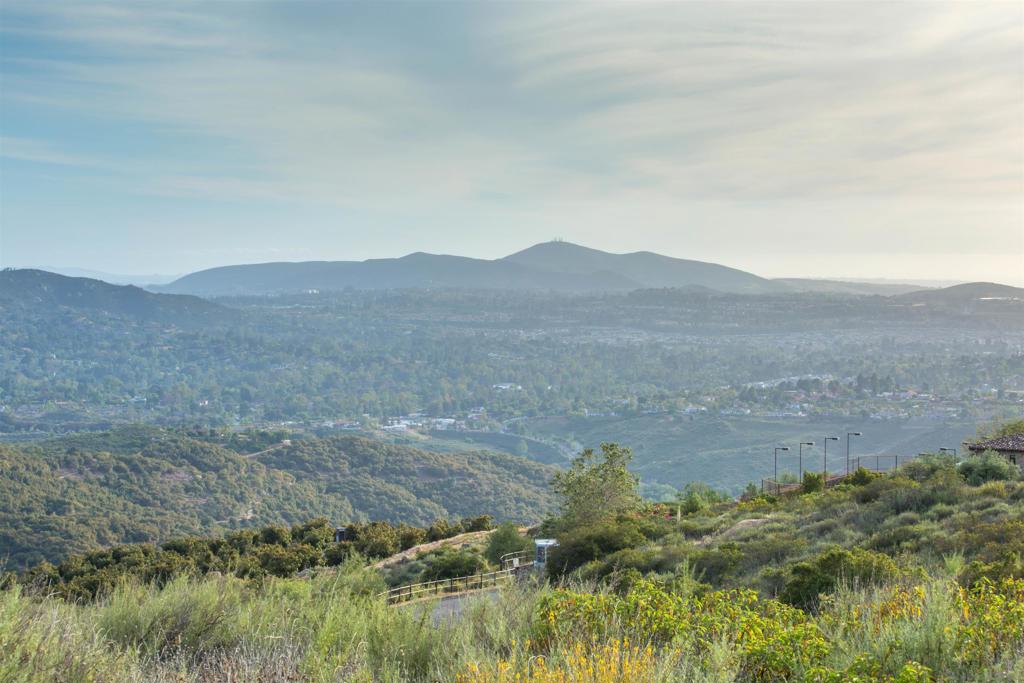18035 Sunset Point Rd Property Photo 31