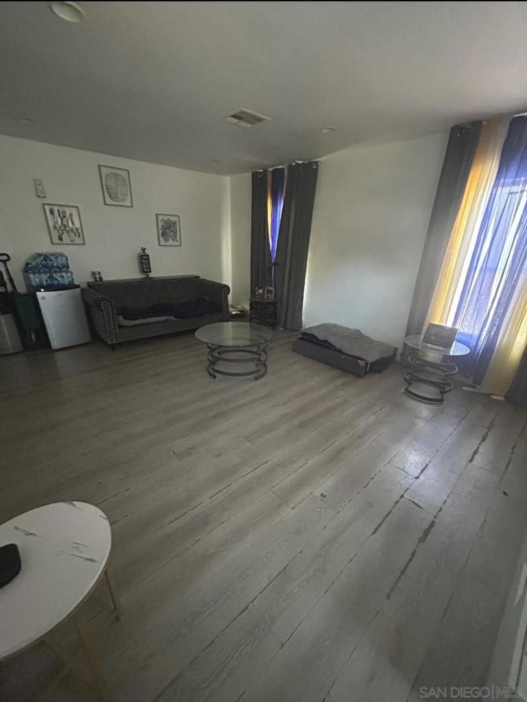 1158 Wall Ave Property Photo 2