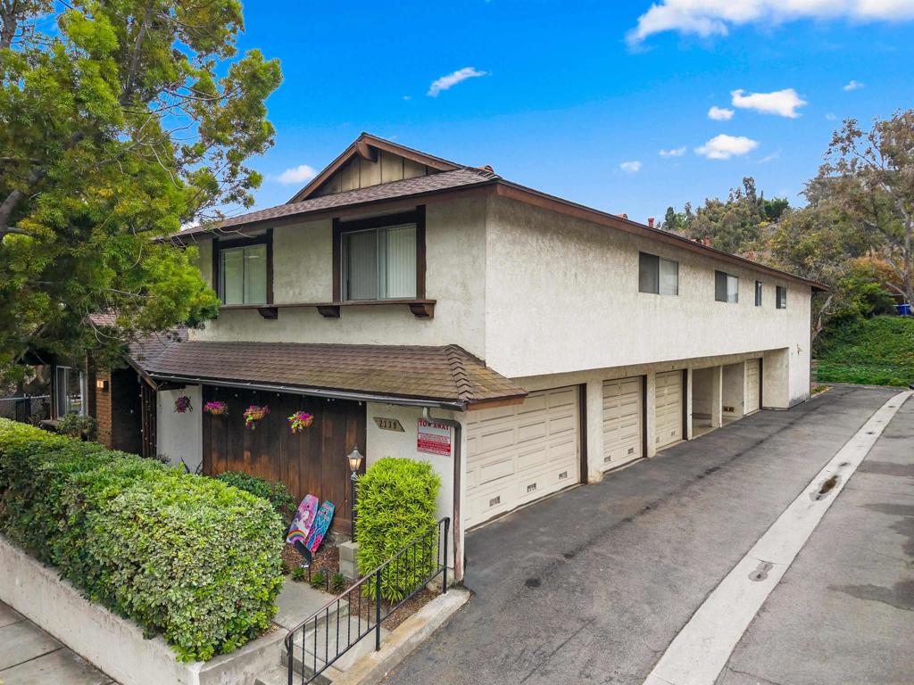 2139 Via Esmarca Property Photo 1