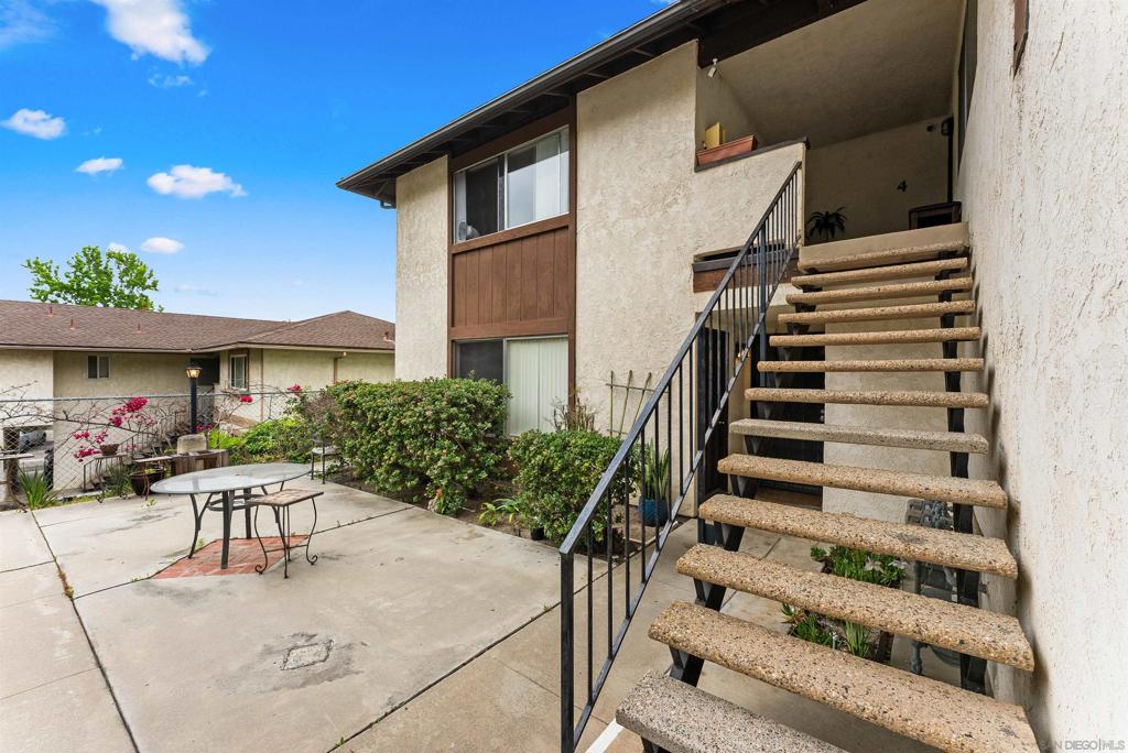 2139 Via Esmarca Property Photo 5