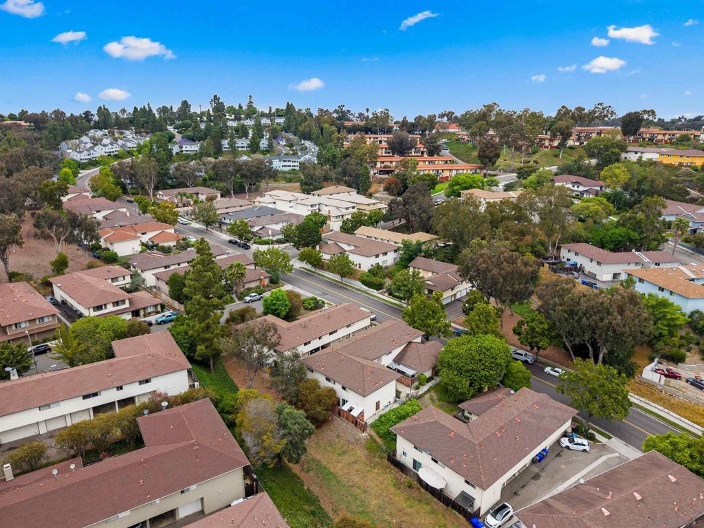 2139 Via Esmarca Property Photo 10