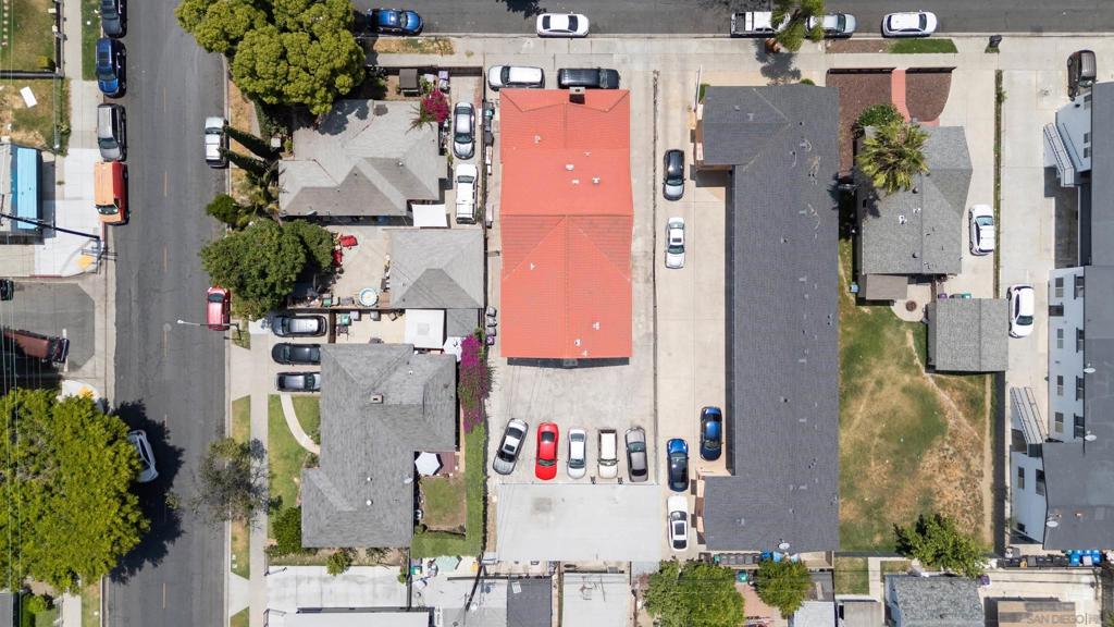 489 E 55th St E Property Photo 1