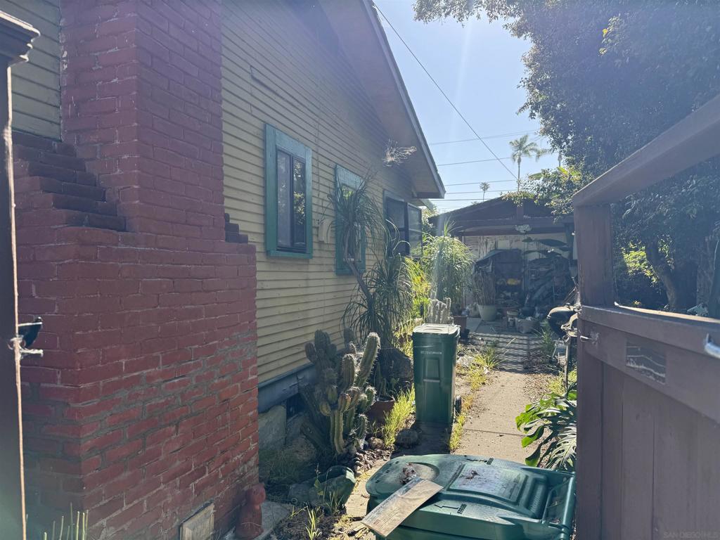4457 4463 Texas St. Property Photo 1