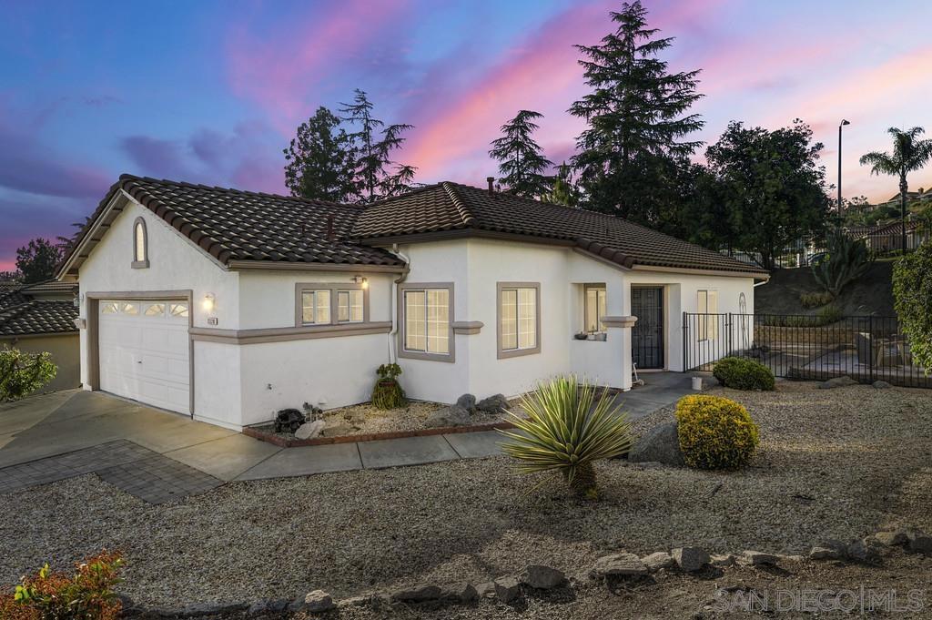 2320 Hyacinth Road Property Photo 1