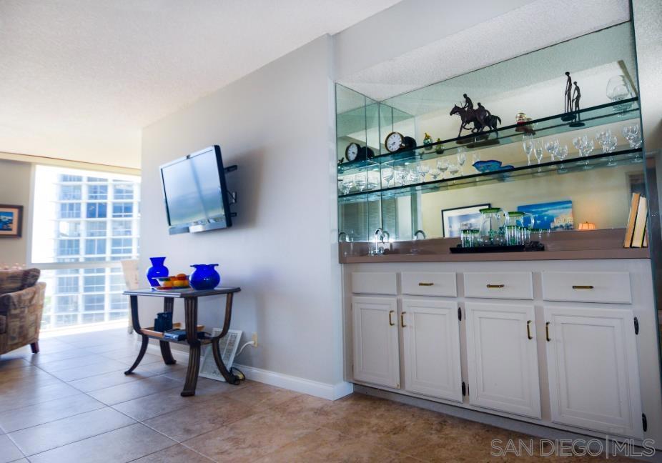 1720 Avenida Del Mundo 607 Property Photo 4