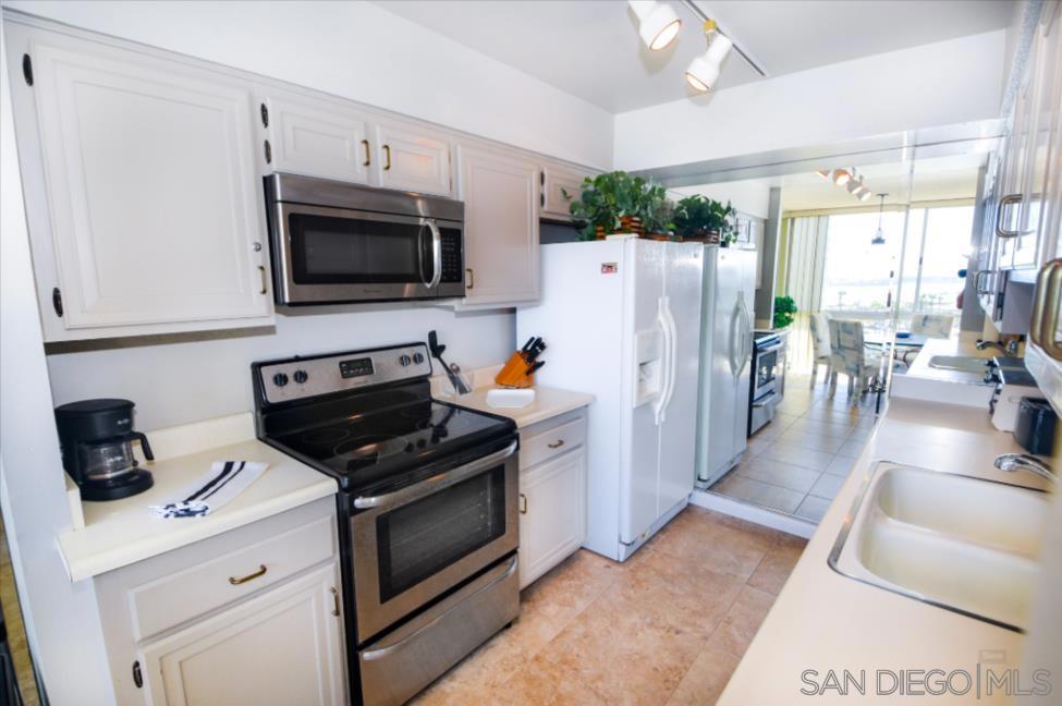 1720 Avenida Del Mundo 607 Property Photo 8