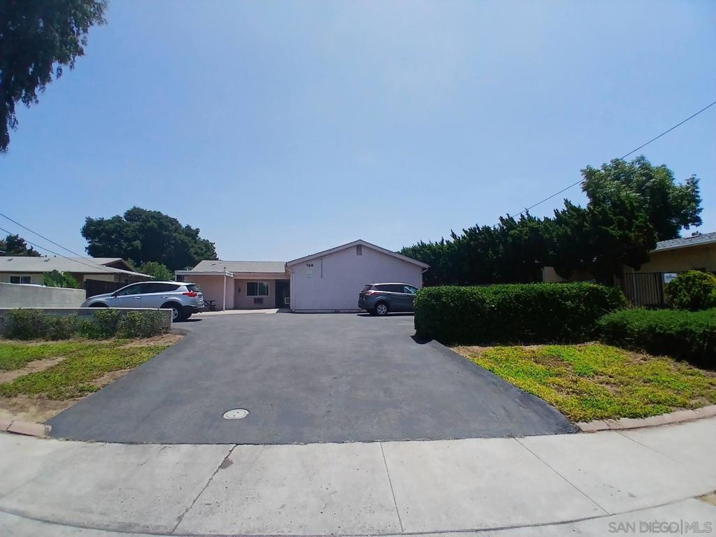 769 Mcclure Street E Property Photo 2