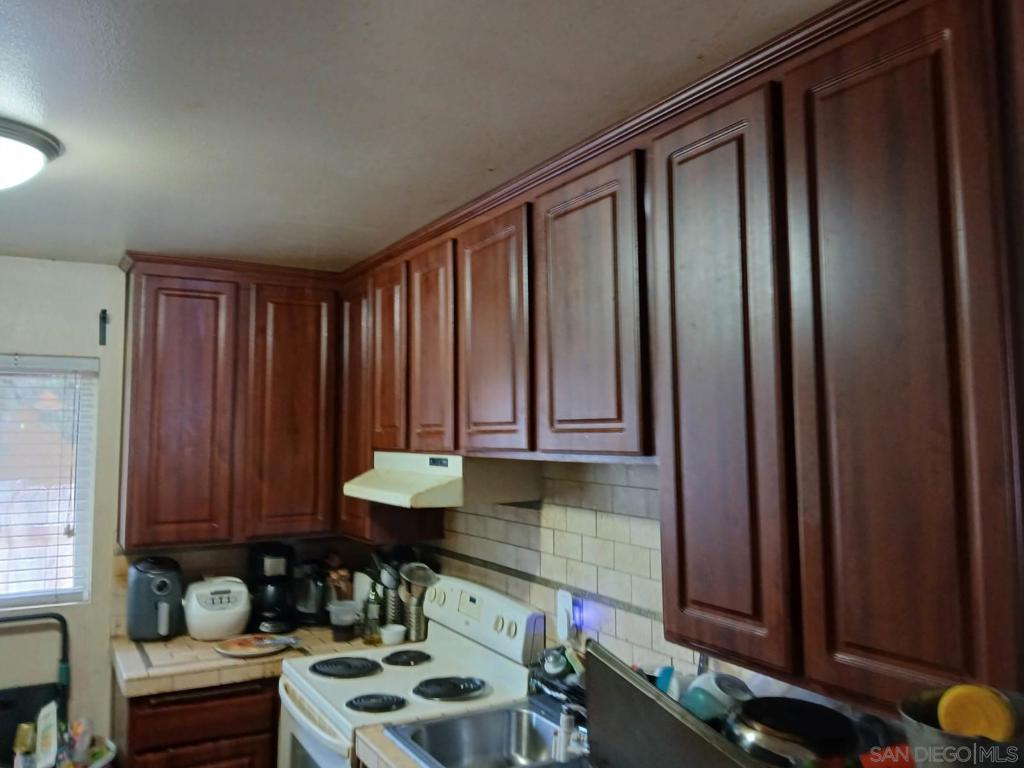 769 Mcclure Street E Property Photo 10
