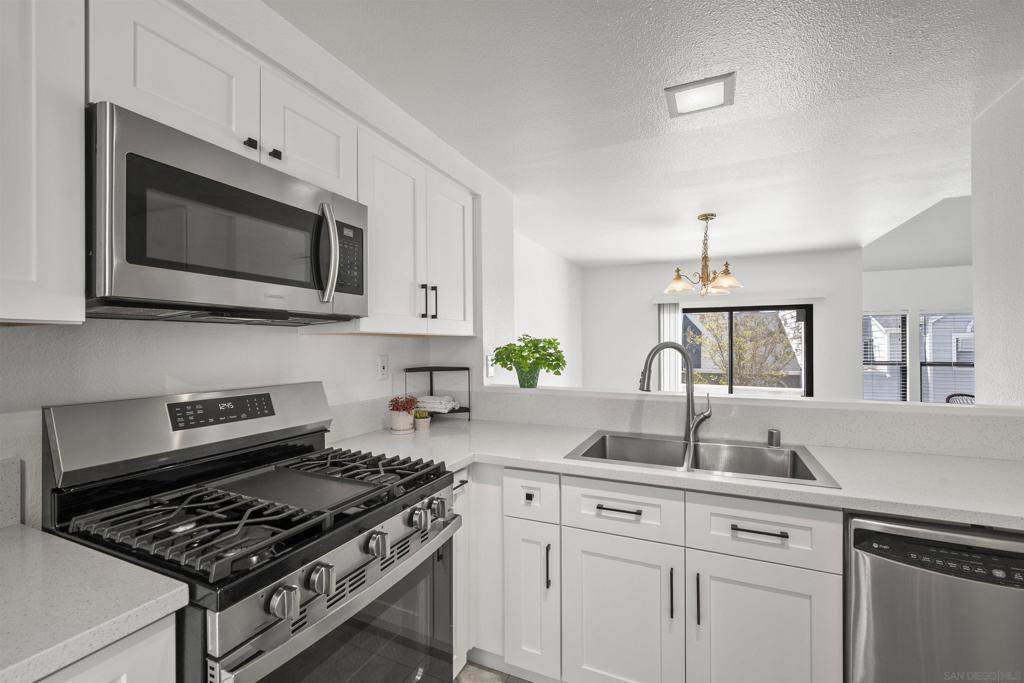 11061 Scripps Ranch Property Photo 1