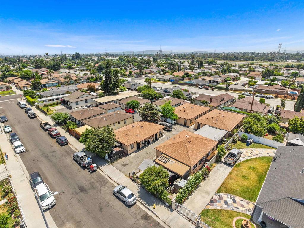 2348 Valwood Ave Property Photo 2