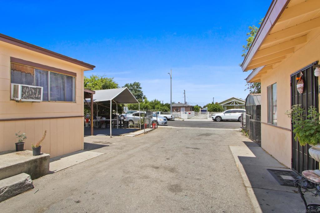 2348 Valwood Ave Property Photo 13