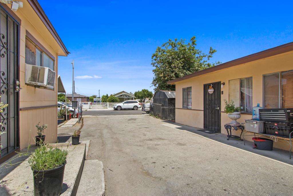 2348 Valwood Ave Property Photo 14