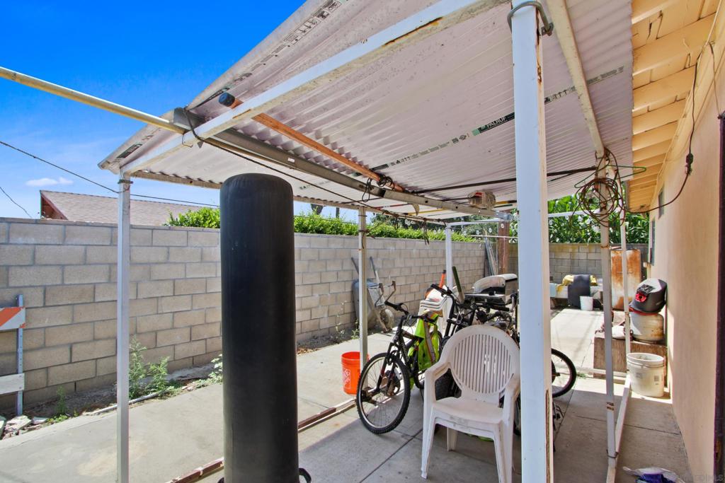 2348 Valwood Ave Property Photo 24