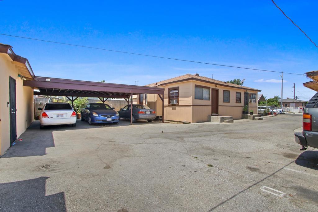 2348 Valwood Ave Property Photo 26