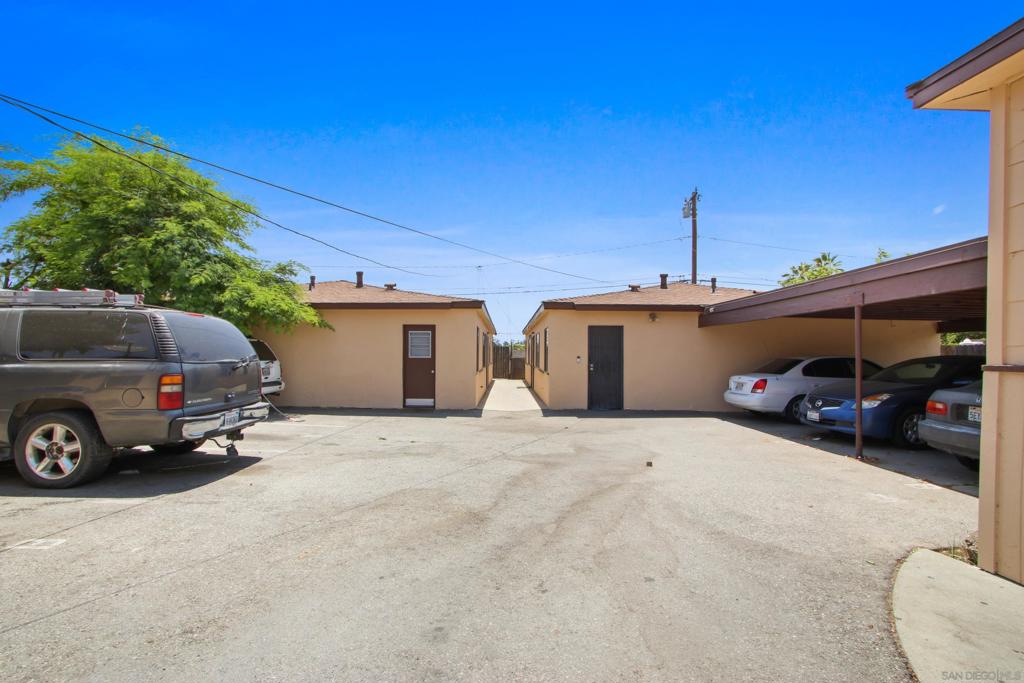 2348 Valwood Ave Property Photo 27