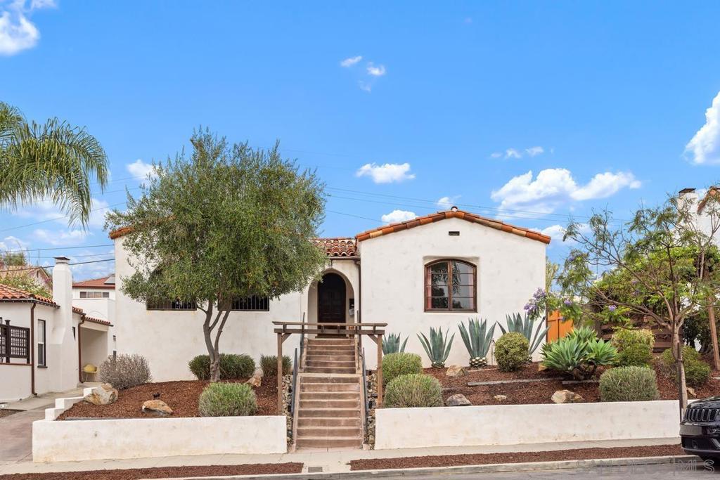 2438 33rd Street Property Photo 1