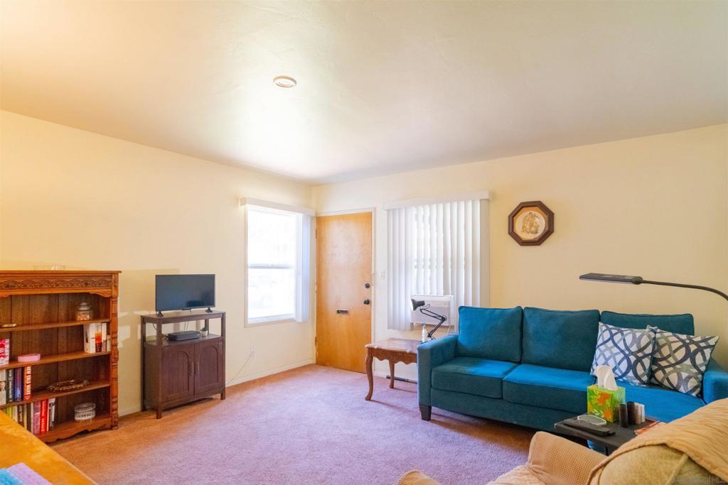 3139 Reynard Way Property Photo 12