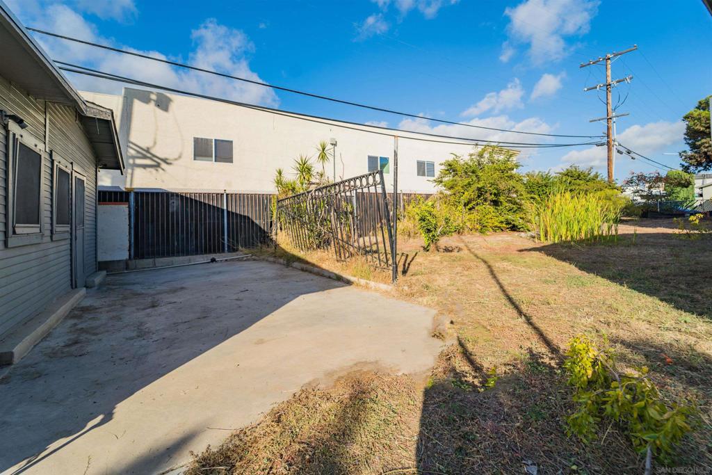 530 42nd St Property Photo 1