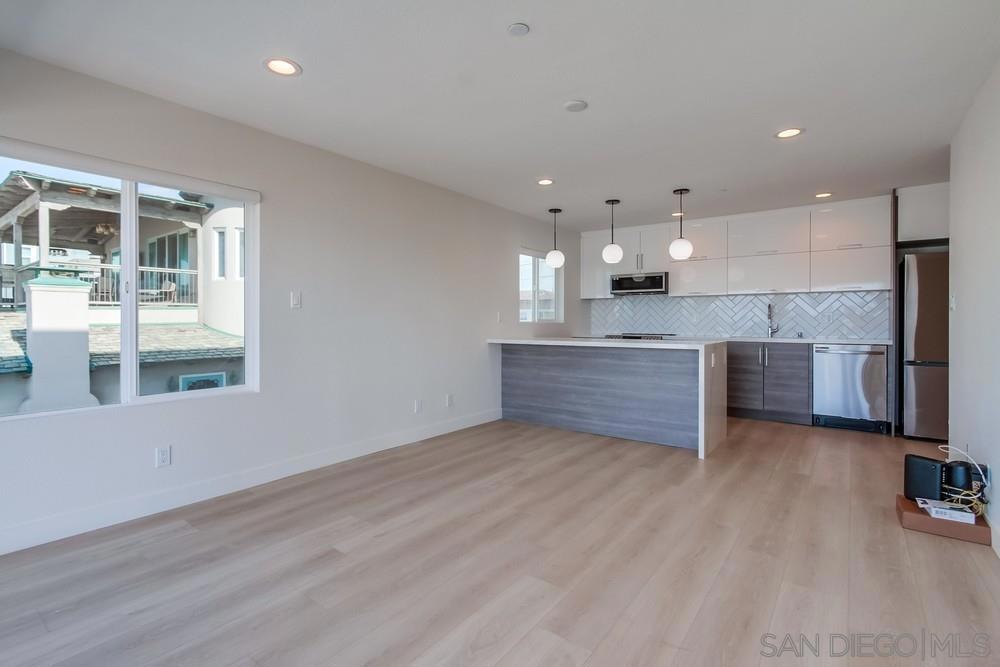 3449 Ocean Front Walk Property Photo 7
