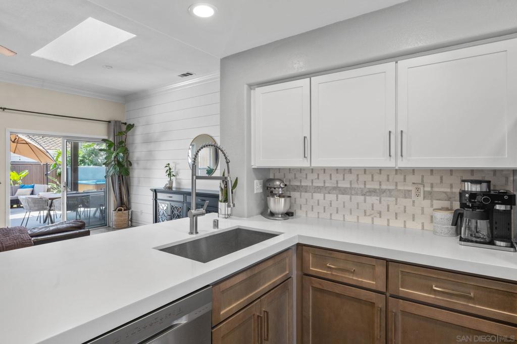 3925 Estancia Drive Property Photo 10