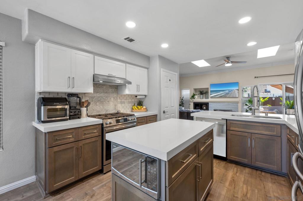 3925 Estancia Drive Property Photo 11