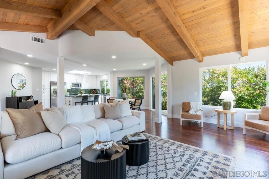 907 Ridge Heights Road Property Photo