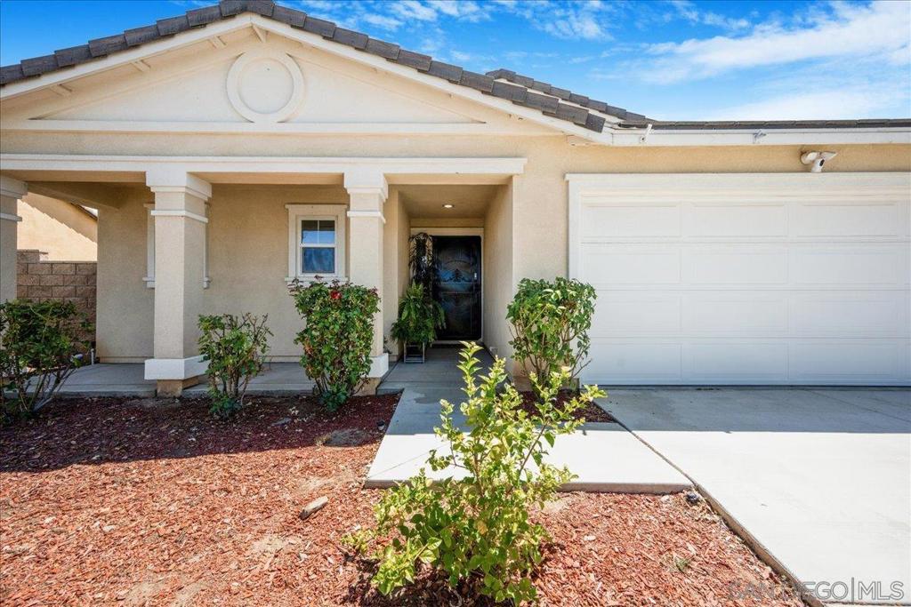 33129 Big Range Dr Property Photo 1