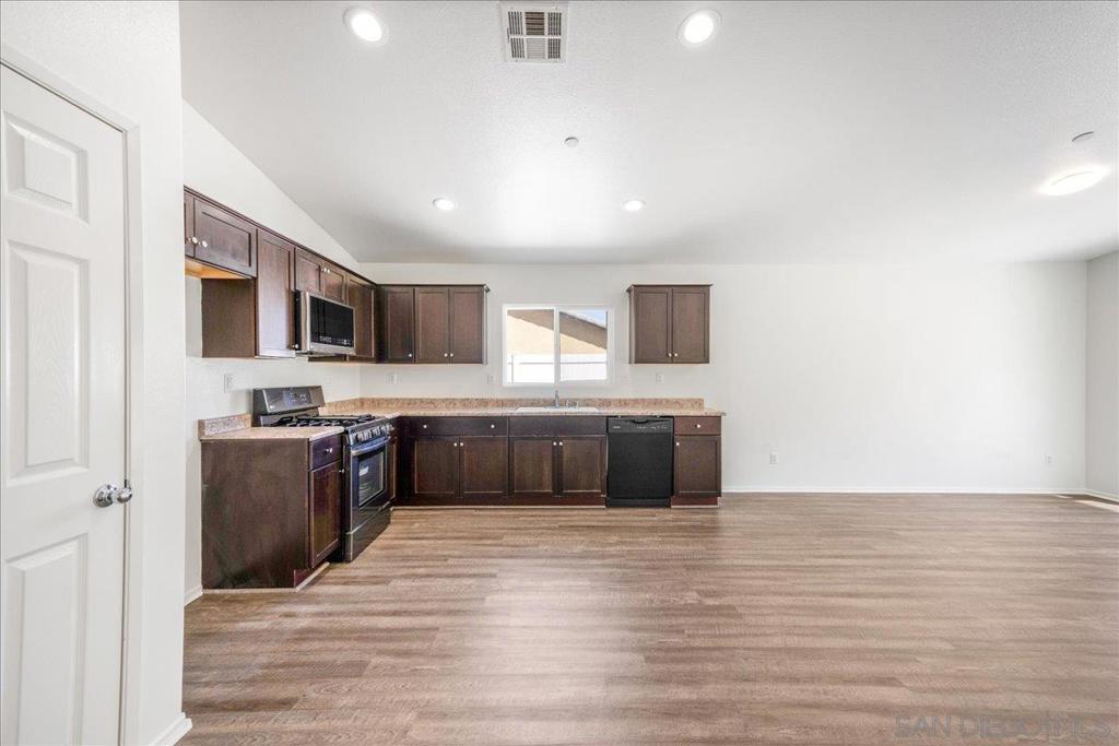 33129 Big Range Dr Property Photo 12