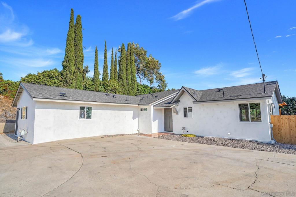 10183 Madrid Way Property Photo 1