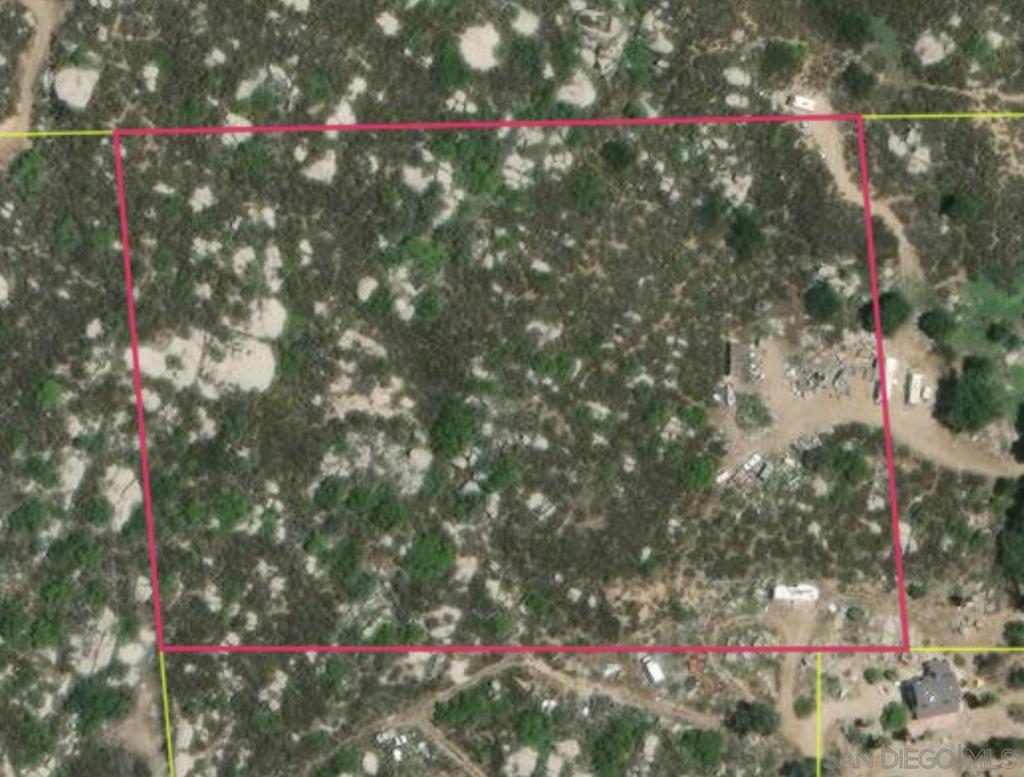 1446 Boulder Oaks Rd Property Photo 3