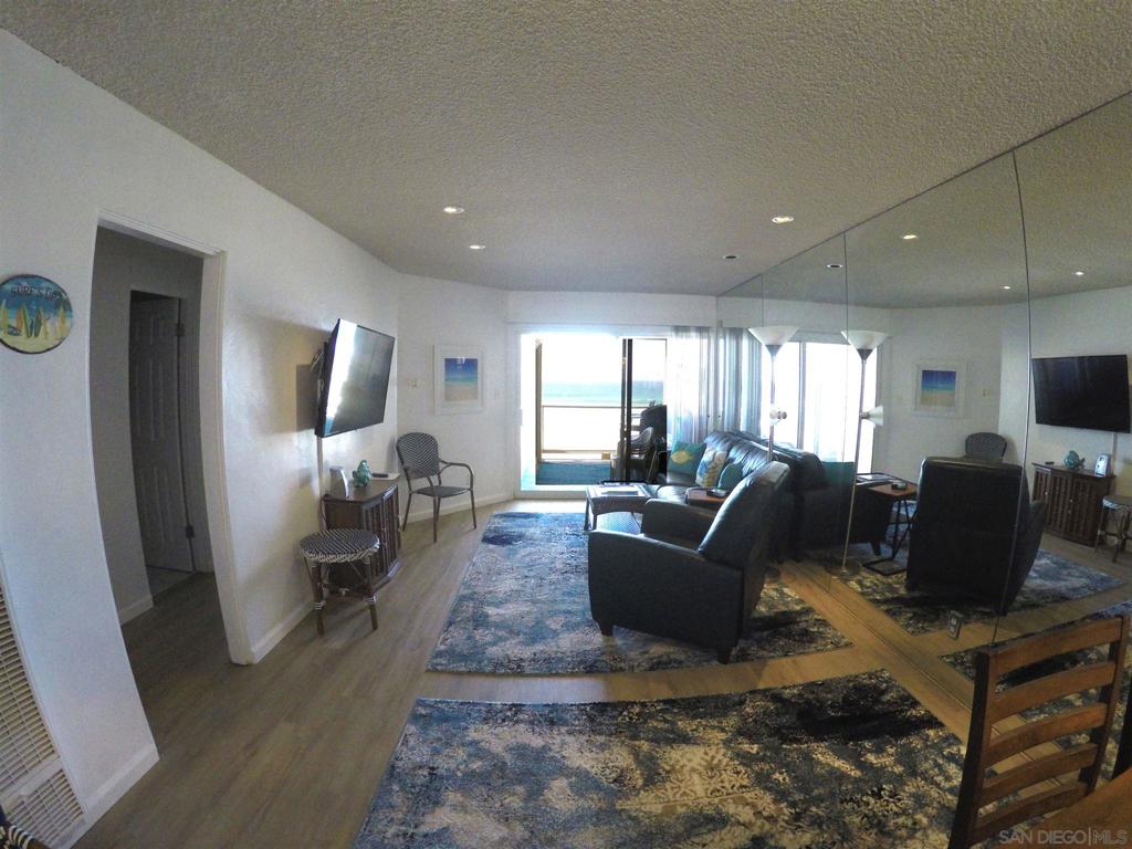 3755 Ocean Front Walk Property Photo 6