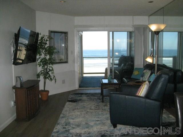 3755 Ocean Front Walk Property Photo 8