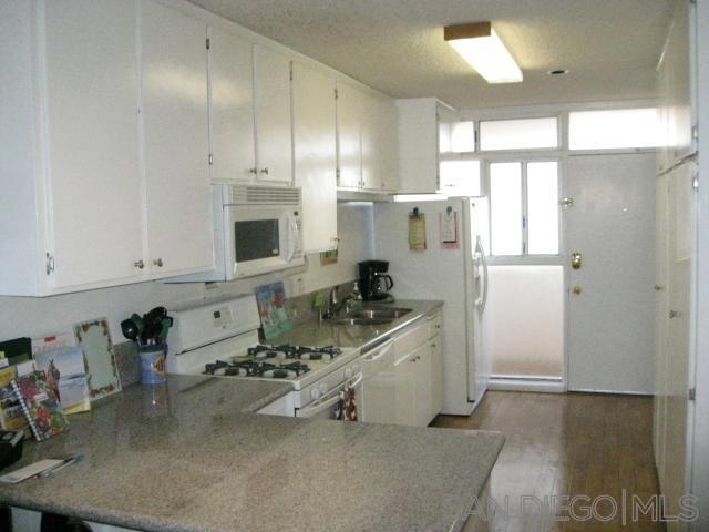 3755 Ocean Front Walk Property Photo 10