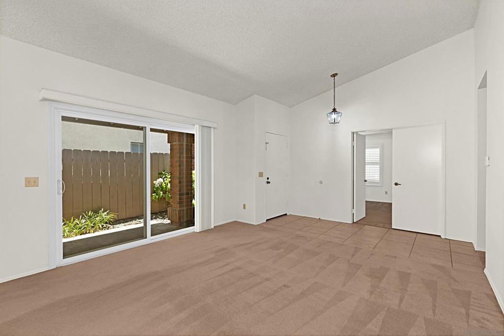 10466 Moorpark St. Property Photo 4