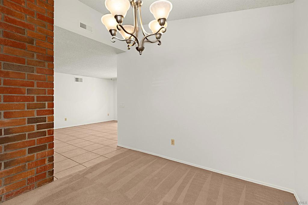 10466 Moorpark St. Property Photo 5