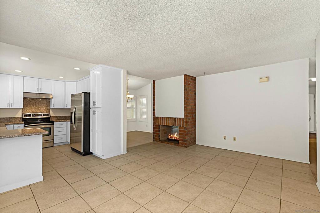 10466 Moorpark St. Property Photo 11