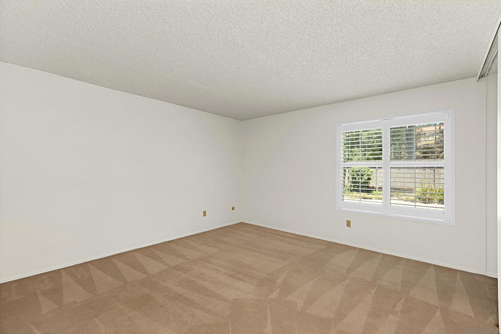 10466 Moorpark St. Property Photo 15