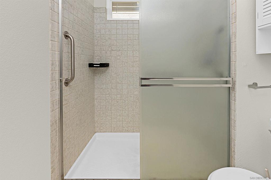 10466 Moorpark St. Property Photo 18