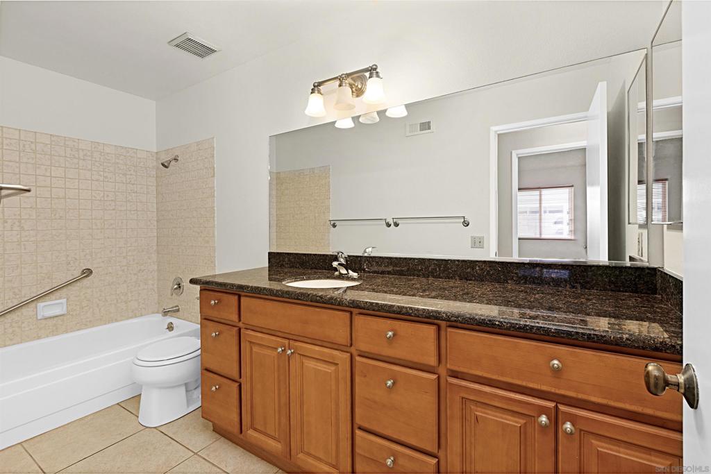 10466 Moorpark St. Property Photo 20