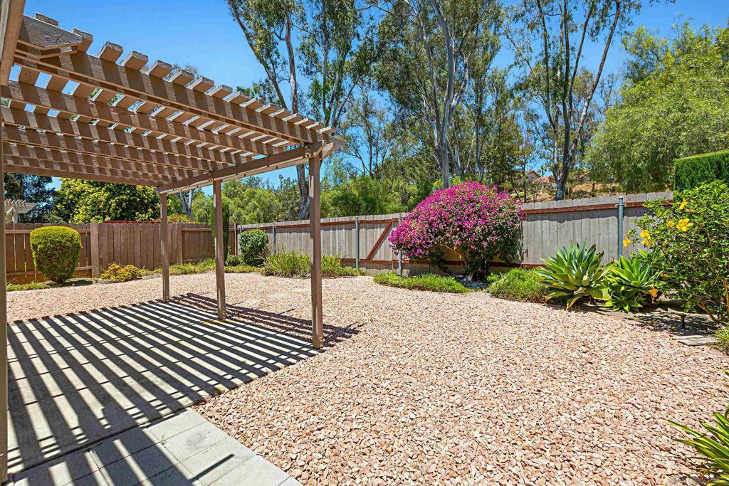 10466 Moorpark St. Property Photo 28